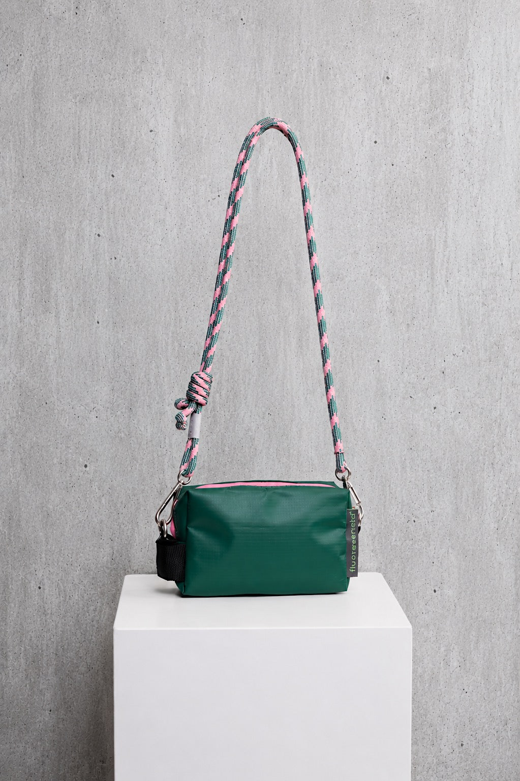 Case Mediano Verde con Straps