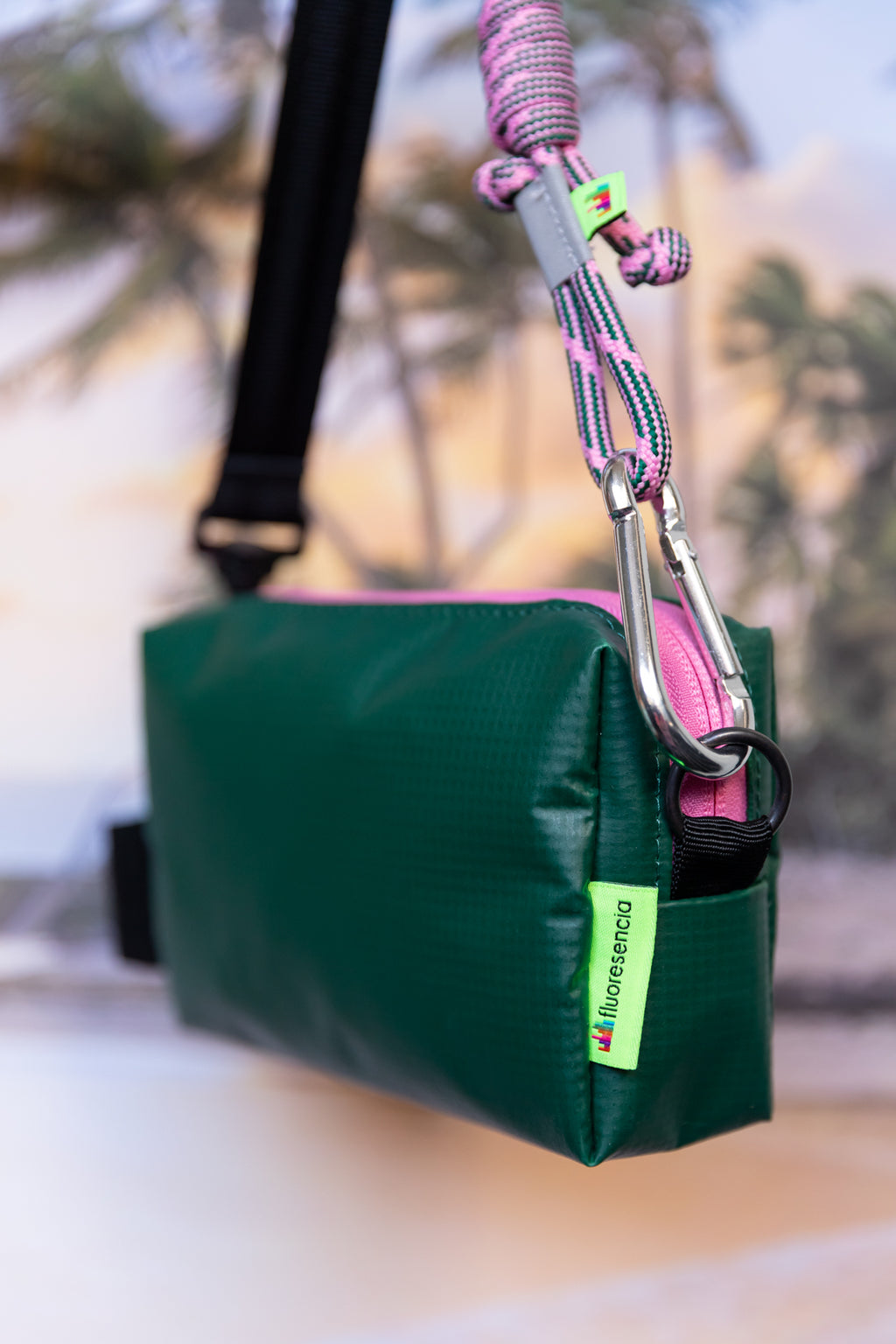 Case Mediano Verde con Straps