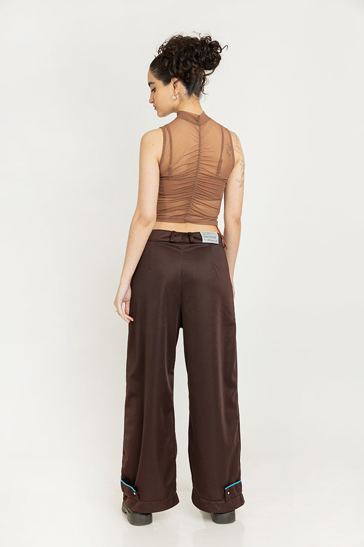 Crop recogido nude