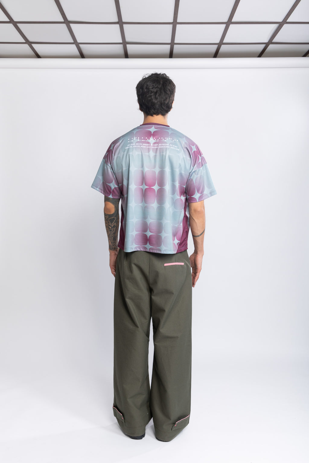 CAMISETA BOXY FIT jade-burdeo