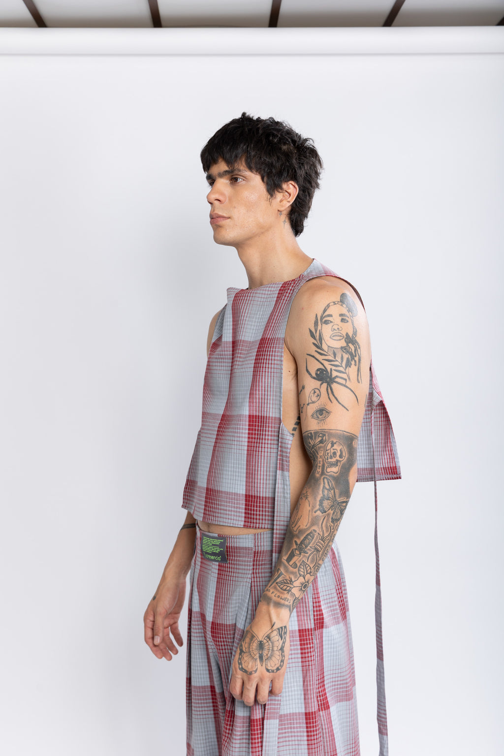 Pechera Tartan gris–rojo