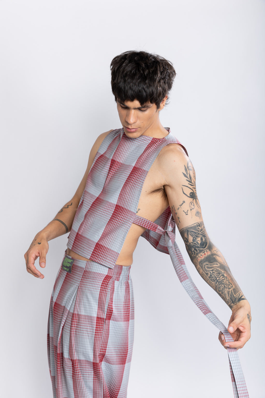 Pechera Tartan gris–rojo