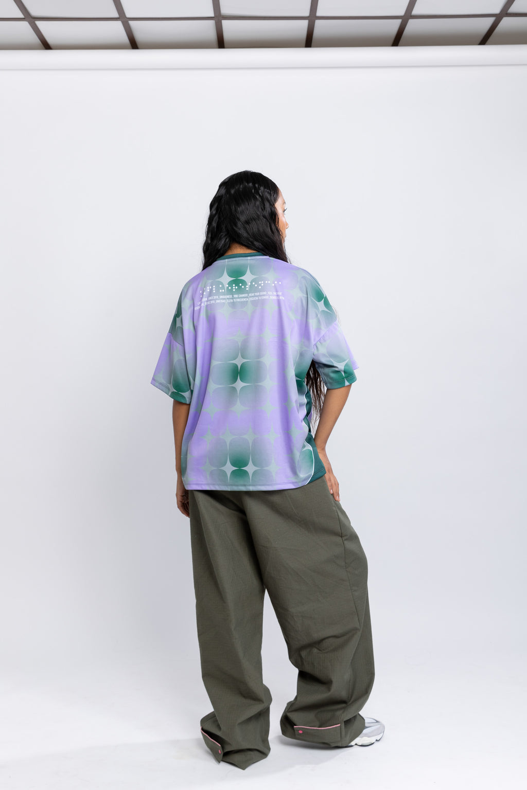 CAMISETA BOXY FIT lila-verde