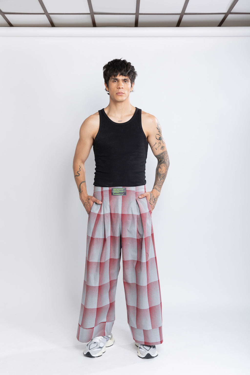 Pantalón Flow Tartan gris–rojo