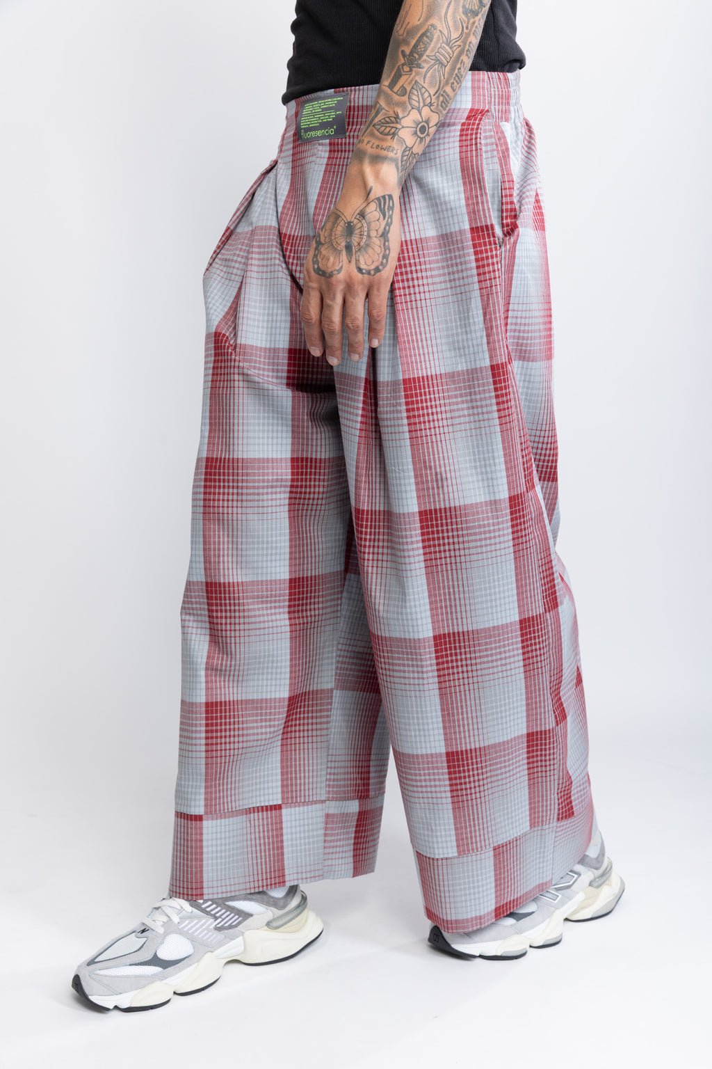 Pantalón Flow Tartan gris–rojo
