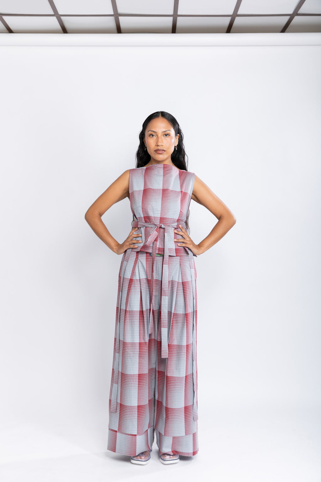 Pantalón Flow Tartan gris–rojo