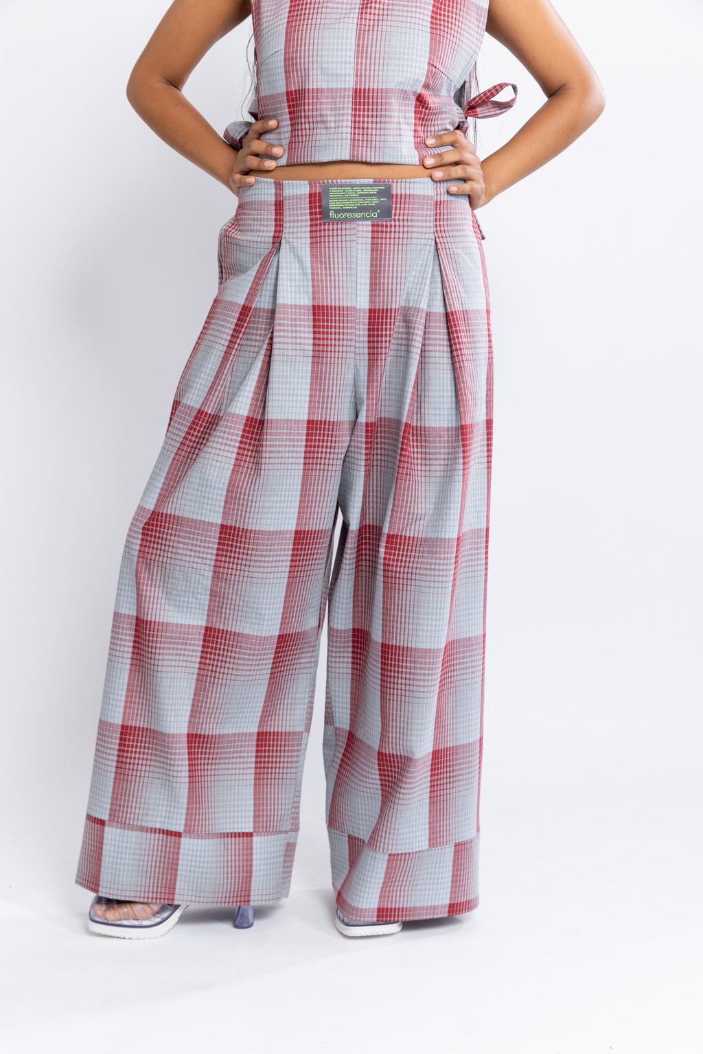 Pantalón Flow Tartan gris–rojo