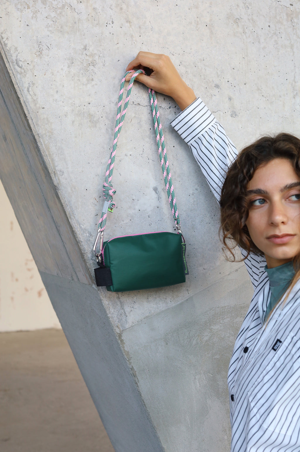 Case Mediano Verde con Straps