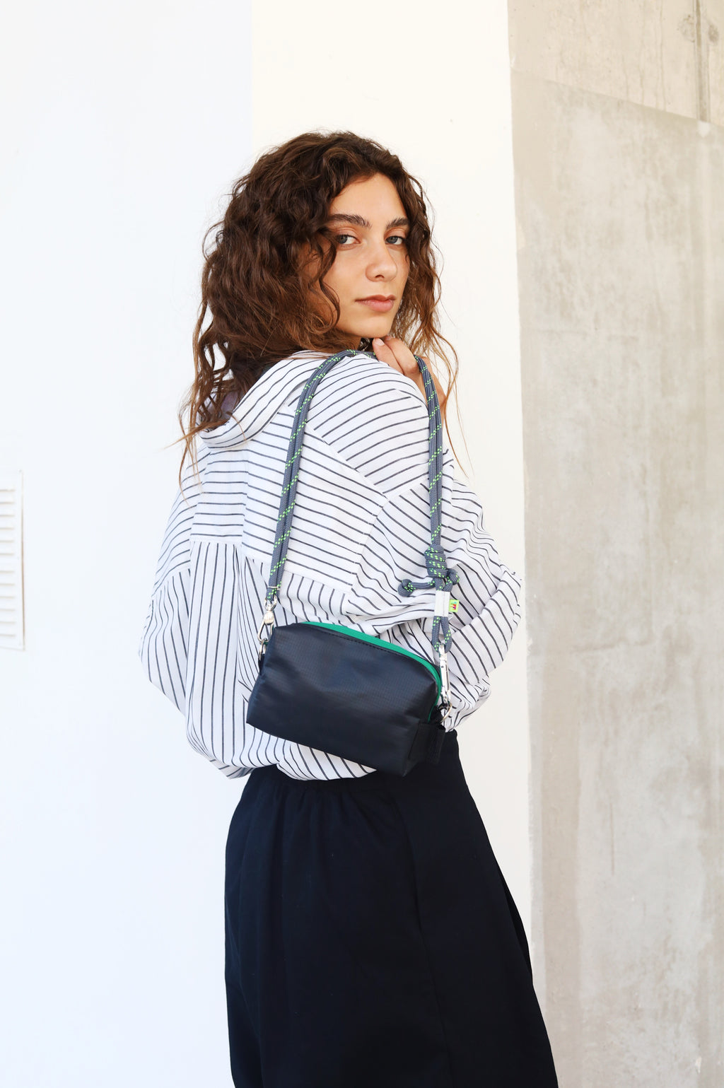 Case Mediano Negro con Straps